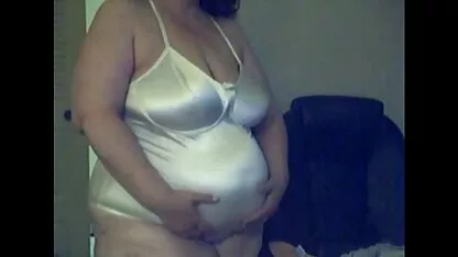 Tatuado brutalmente foder uma vídeos eróticos romântico puta em um hotel