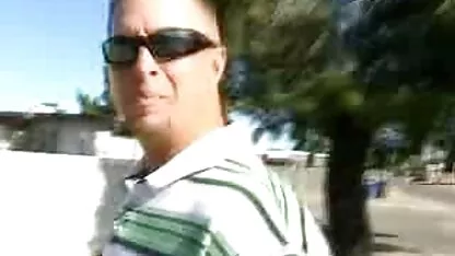 Cutie Annie enquadramento buceta apertada sob o pau do homem video sexo romântico careca