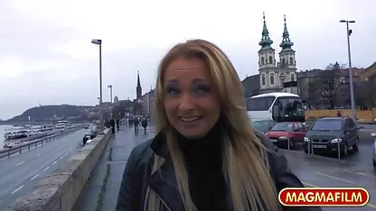 Bdsm escravidão uma bonita loira com vídeo de pornô romântico uma perfeito figure