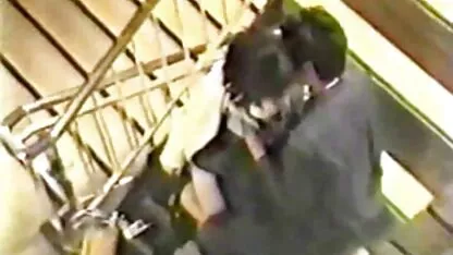 MILF tirou a roupa e agora está praticando com filme porno romantico gratis uma bicicleta esportiva