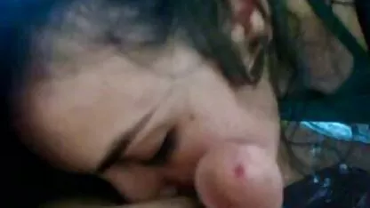 Motorista da bela namorada irritada em mau estado anal romântico