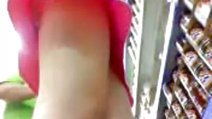 Boa menina lambida homens x video romantico anus em cama em Dormitório