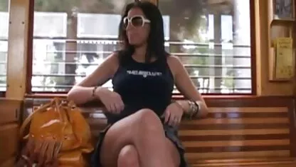 Bonita esposa dar uma caseiro boquete para dela pornoromântico marido