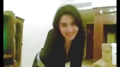 Marido redtube romantico bateu esposa com Peitos grandes na sala de estar