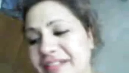 Luxo menina convida sexo romantico com pegada dois negros para foder