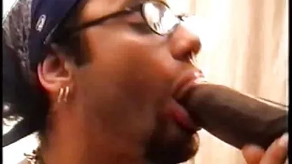 Menina sente que seu namorado Fritar seu pornô romântico parceiro