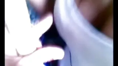 Ébano tomar uma boca em a toilet de branco sexo sensual e romântico rapazes