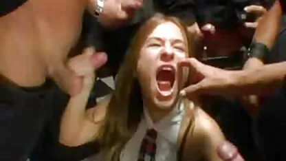 Menina faz duplo boxe pornô doido romântico para ela amigo