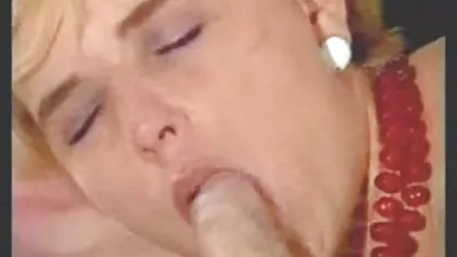 Os vídeo romântico pornô alunos convencer os colegas de classe para ter sexo em um quarto