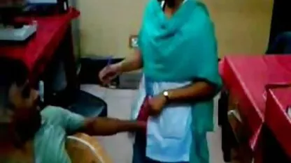 Mao Japão fica orgasmo esguicho Pau filme pornô bem romântico Se masturbando