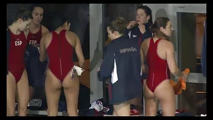 Uma garota com uma boa red tube romantico bunda mastigou todos os buracos