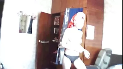 Ele rapidamente entrou em um x videos românticos chapéu asiático entre as pernas e bombeou a porra dela