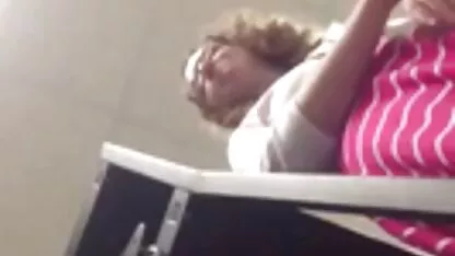 Pequena menina masturbação e dar sexo romantico entre gays Homem