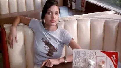 18 anos de idade, ele veio para roubar o apartamento ea multidão x videos romanticos soprou seu amante