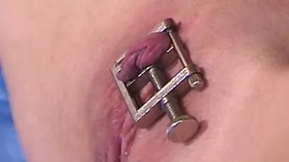 A menina tomando banho no videos de sexo gostoso e romantico banheiro e não viu uma câmera escondida