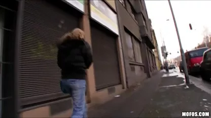 Glamour pornor romantico loira skillfully sucção uma cara com tattoos